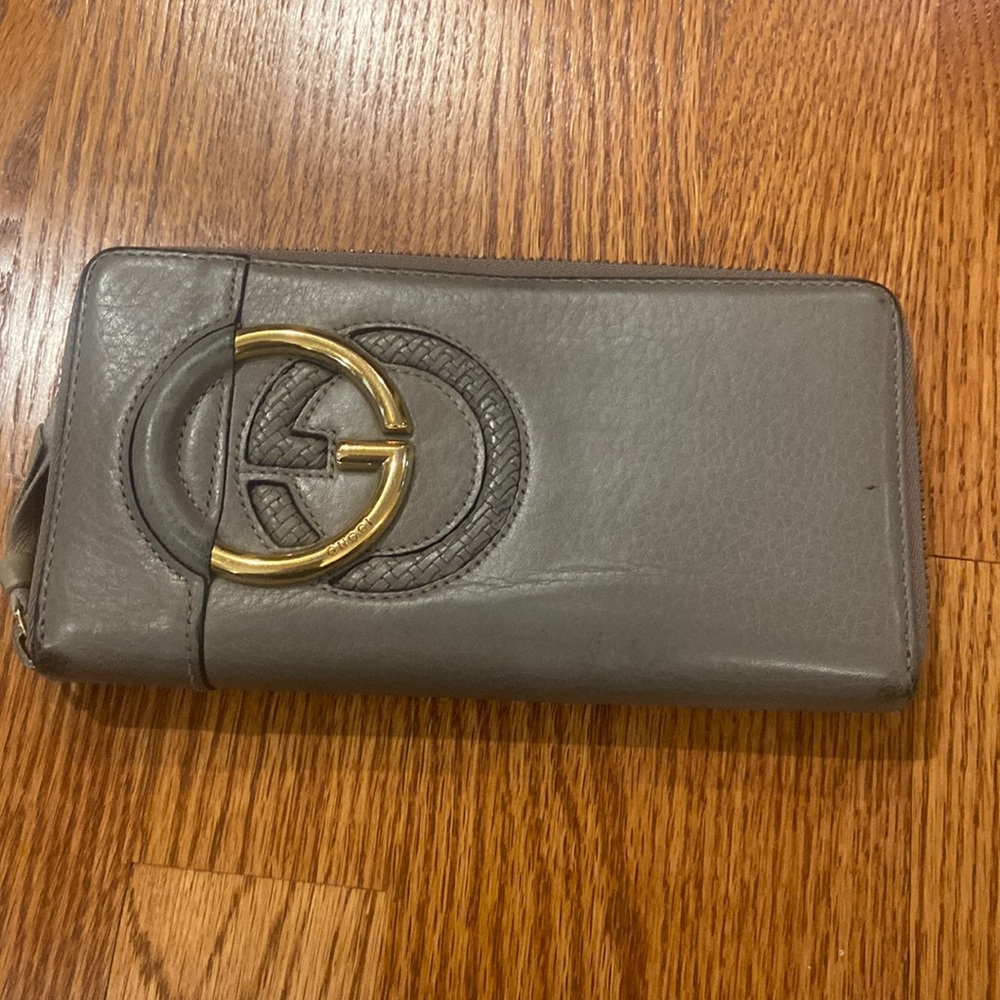 Authentic Gucci wallet